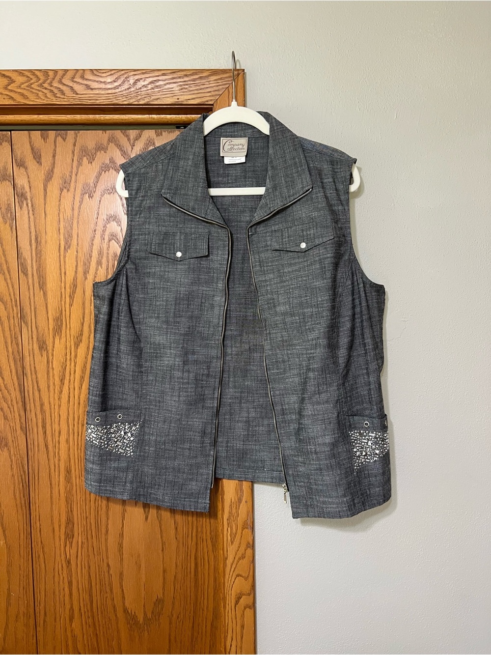 Charcoal Sleeveless Zip Vest with Rhinestone-Trim Pockets
